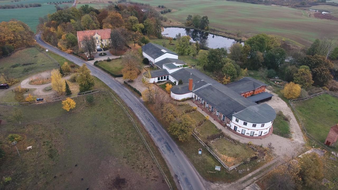 Domane Neu Gaarz Hostel Extérieur photo